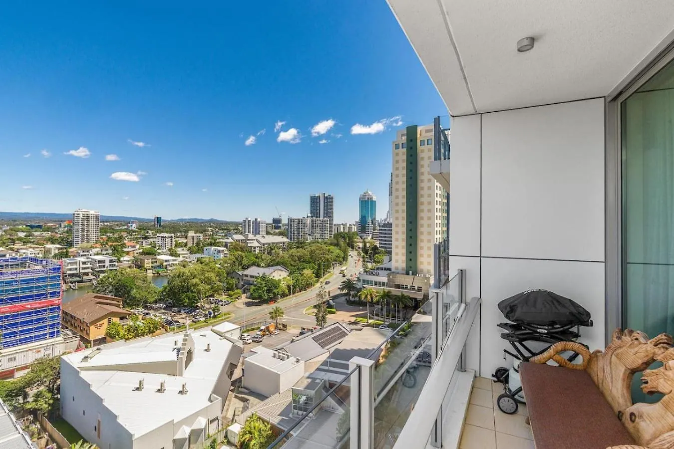 Lovely 1 Bed Apartment With Stunning Views Pool Gold Coast