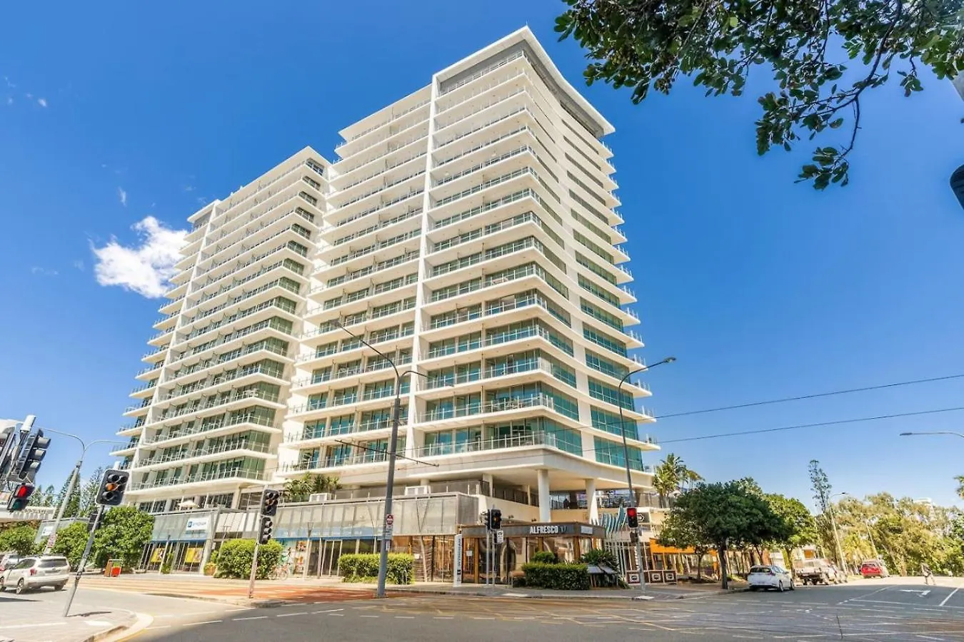 Lovely 1 Bed Apartment With Stunning Views Pool Gold Coast
