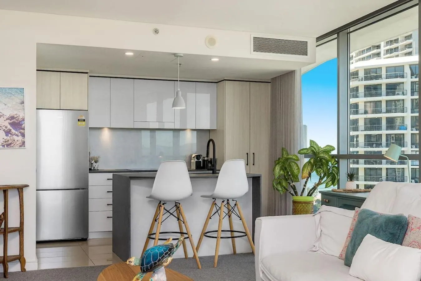 Lovely 1 Bed Apartment With Stunning Views Pool Gold Coast