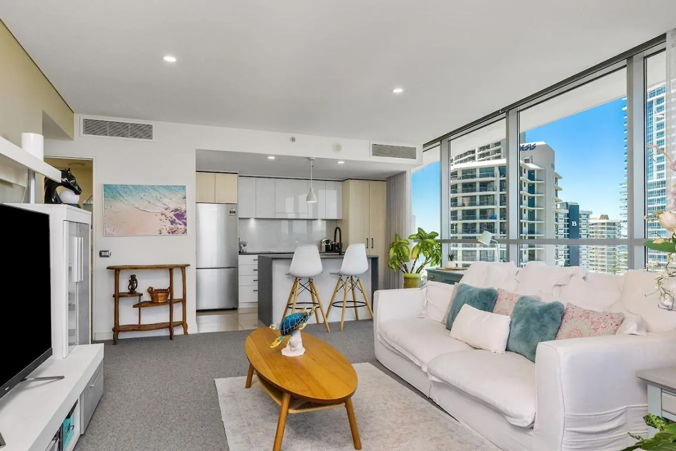 Lovely 1 Bed Apartment With Stunning Views Pool Gold Coast
