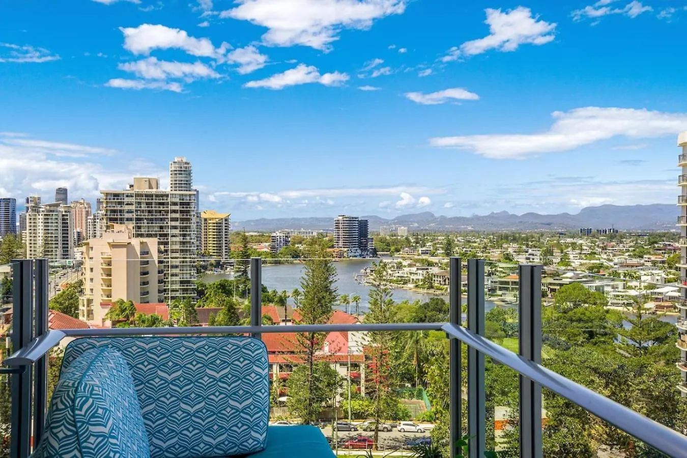 Lovely 1 Bed Apartment With Stunning Views Pool Gold Coast Australia
